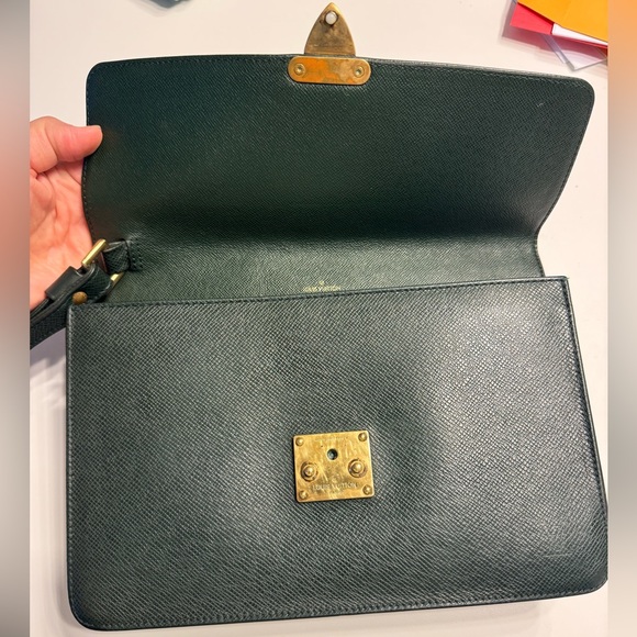 Louis Vuitton Taiga Clutch - Picture 7 of 13